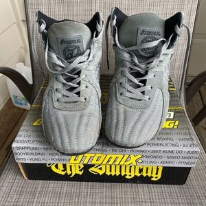 Otomix Size 9 men’s training shoes